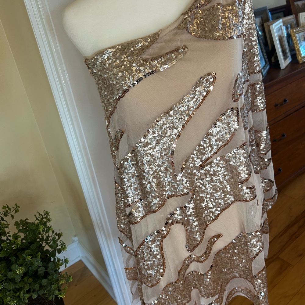 NWT Bebe Corsican Nights Moore Asymmetrical One-Shoulder Sequin Mini Dress - Picture 11 of 14